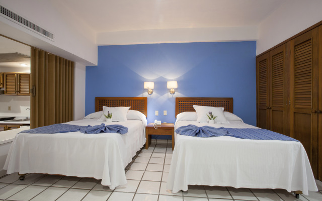 Costa De Oro Beach Hotel