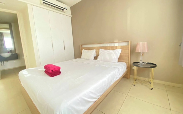 High Floor Sea View 2 Bed Room