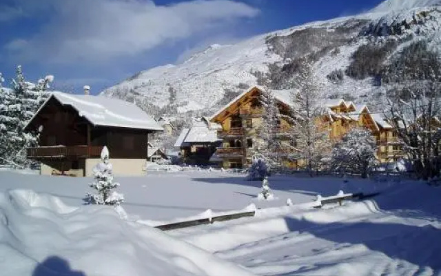 Apartment in Chalet Chamoissiere