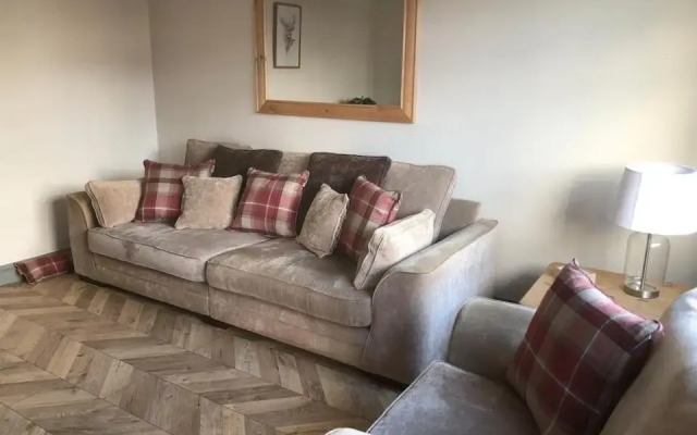 Rowan Place 5 Bedroom Off Street Parking Accommodation