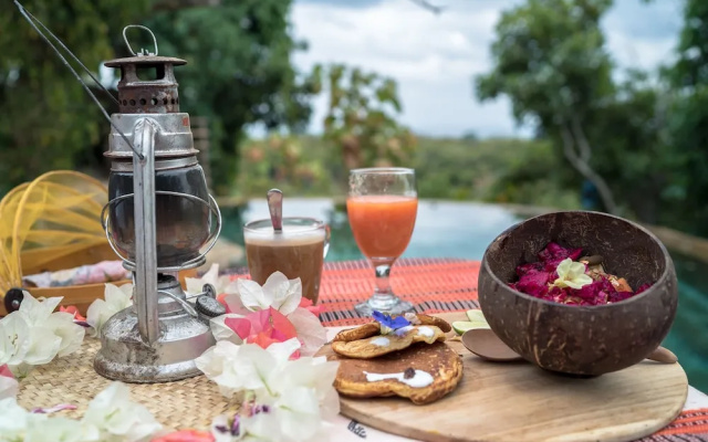 Utopia Rote Lodge