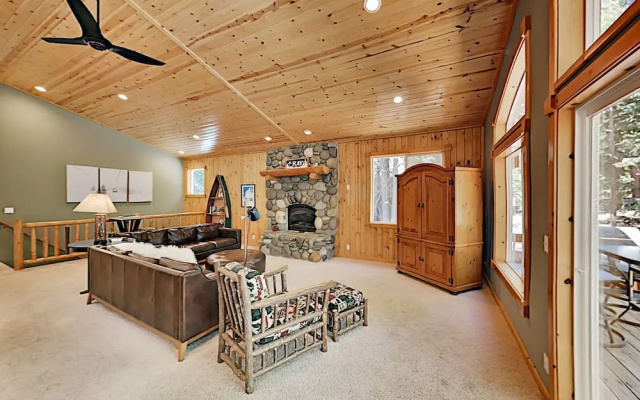 14394 Tyrol Rd Condo