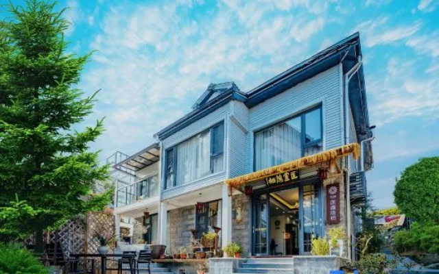 Flower Building Lushan Luyinqi Homestay (Lushan Scenic Area Cableway Station)