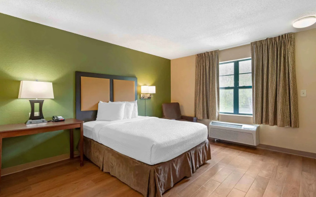 Extended Stay America Suites Atlanta Perimeter Crestline