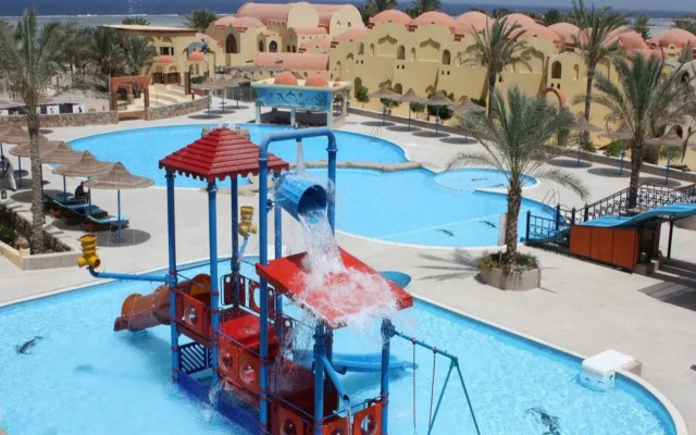 Marina  Beach  Hotel