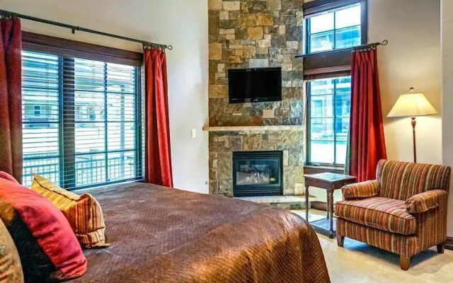 Ski-In, Ski-Out 4 Bedroom Luxury Townhome in Snowmass Village