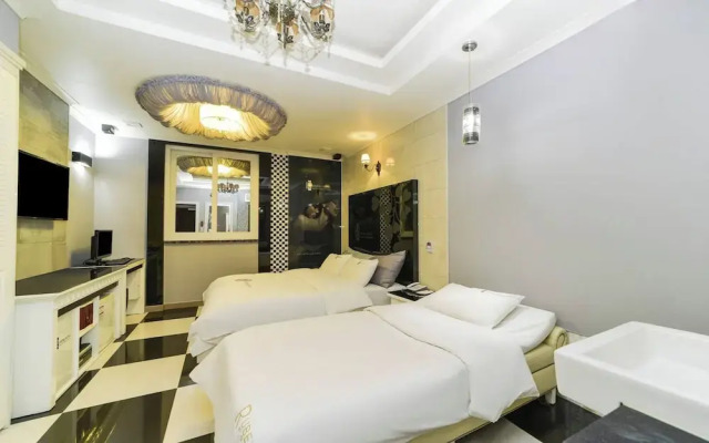 From H Rubens Hotel Mokpo Pyeonghwa Square