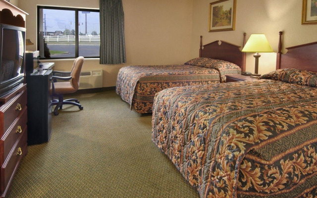 Baymont Inn & Suites - Battle Creek
