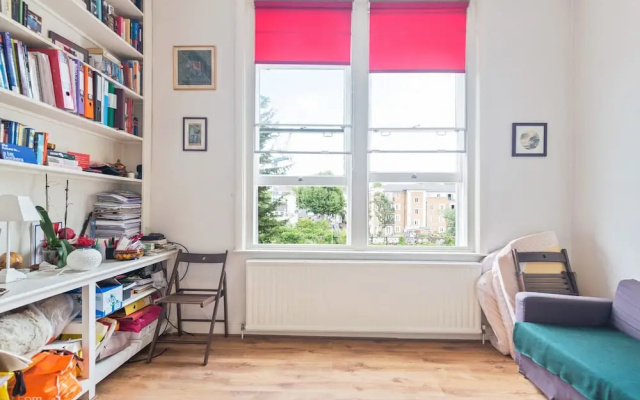 2 Bedroom Apartment in Kensington