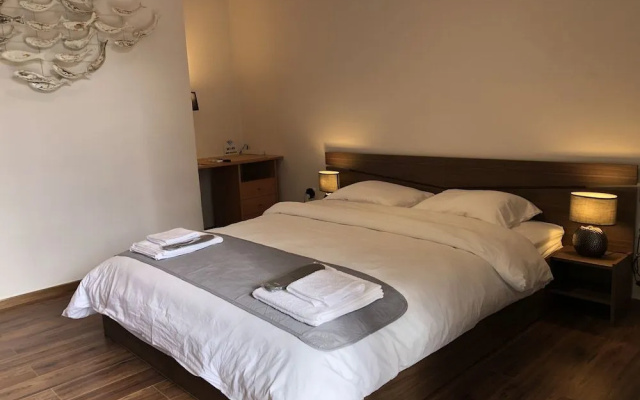 Lemon Tree Suites Near ATH Airport