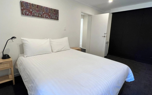 Stay at Alice Springs Hotel