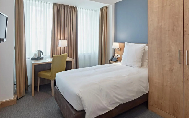City Hotel