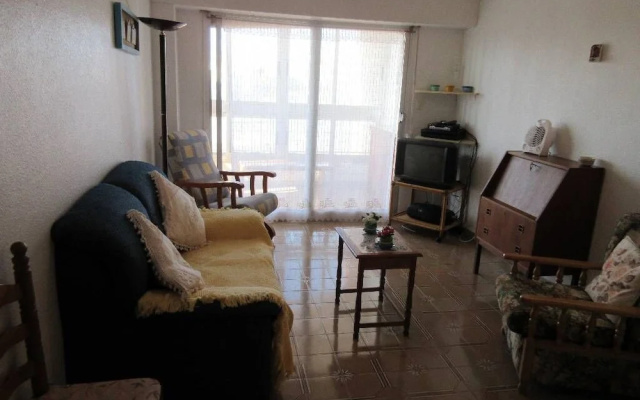 Appartment with swimming pool front of the sea
