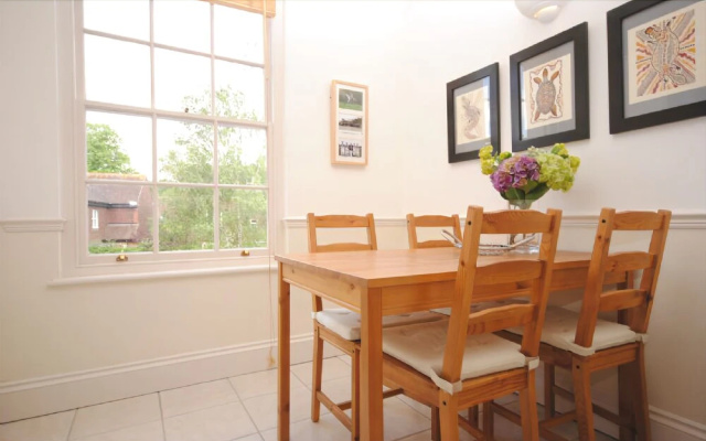 4 The Clockhouse , Midhurst 355934