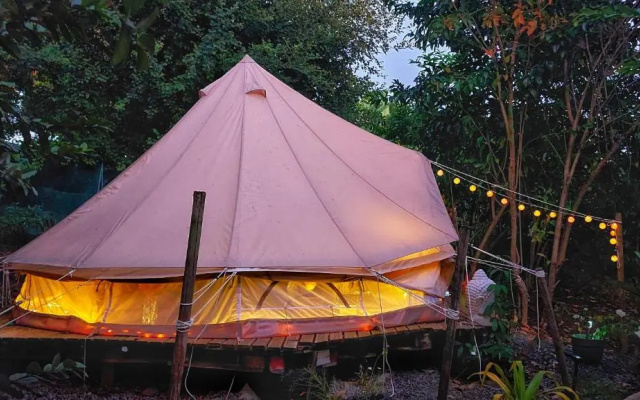 Glamping Farmer