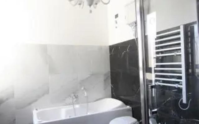 An Deluxe Suites