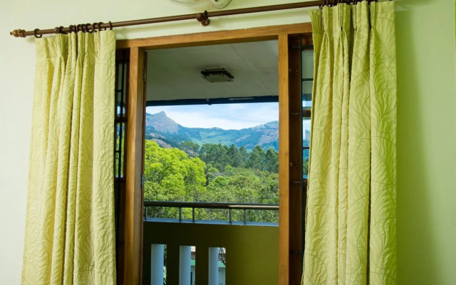 Munnar Crown Hotel
