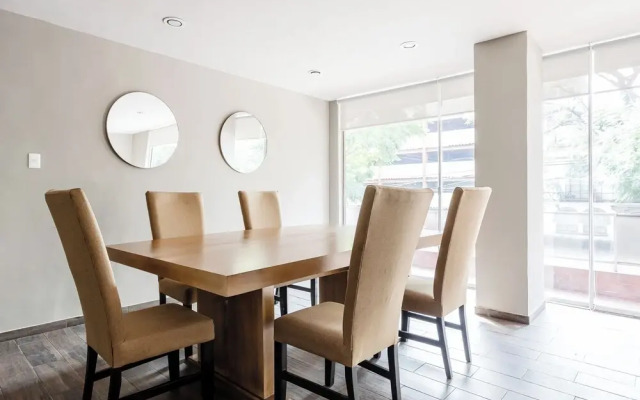 Modern Flat by Polanco Balcony Pet Friendly