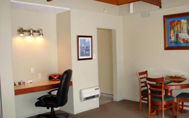 Aorangi Moanor Motel