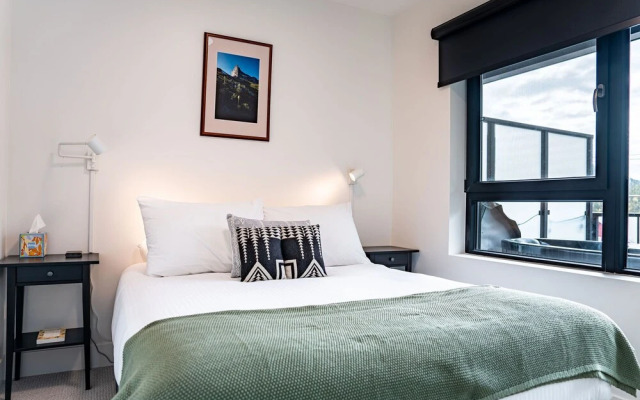 Wildflower Retreat-Revelstoke Vacations