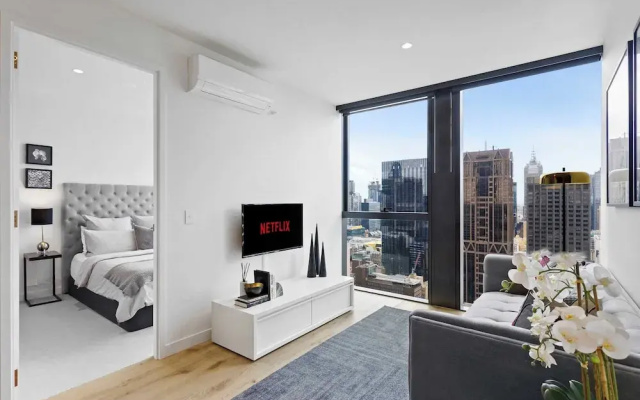 Luxuria Apartments - Collins House
