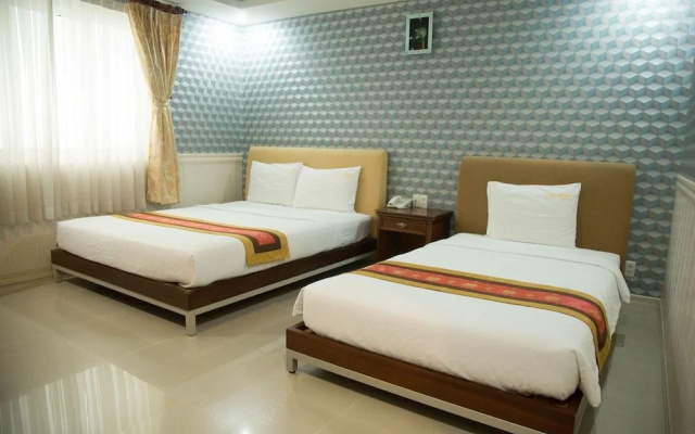 Golden Plus Hotel