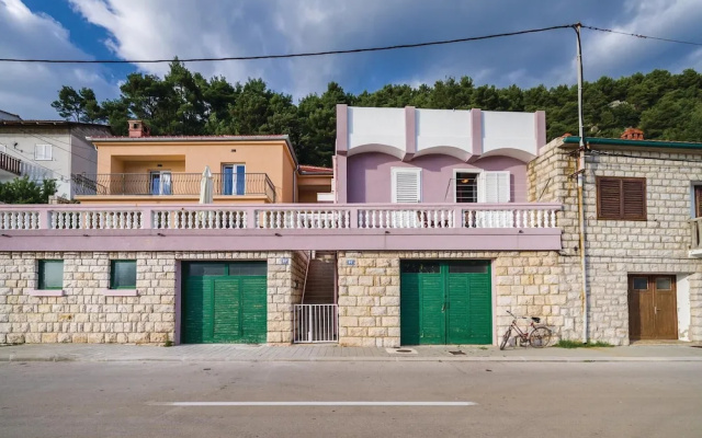 Nice Apartment in Novigrad With 4 Bedrooms