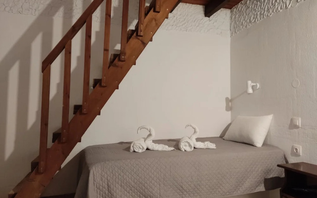 Almmos mezzanine apartments Kalamaki