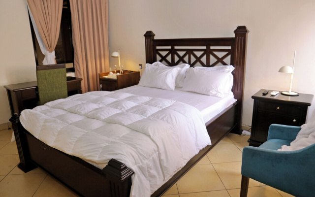 Village Courtyard Hotel