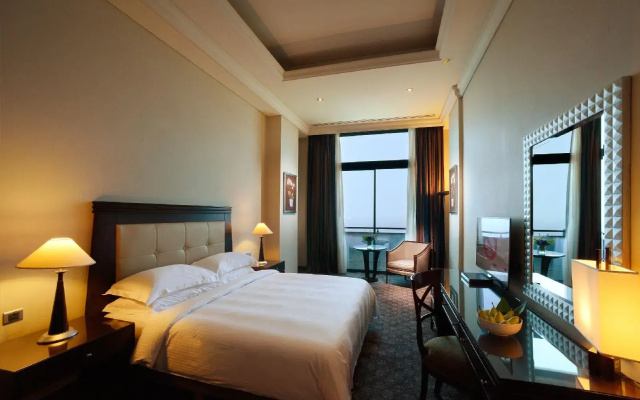 Raouche Arjaan by Rotana Hotel