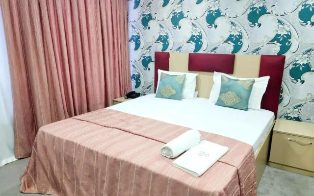 Golden Rose Hotel