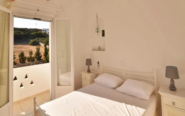 KASTRON AIOLOS 2 at Voutakos Paros