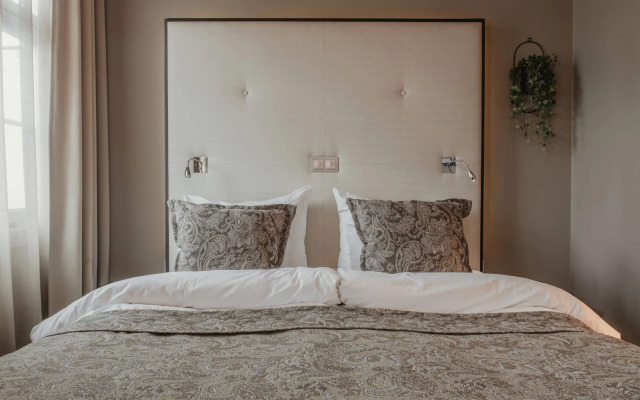 Home Hotel Folketeateret