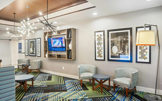 Holiday Inn Express & Suites Stroudsburg-Poconos by IHG