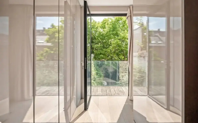 4-bed Chelsea House Ultra Luxury Large Garden