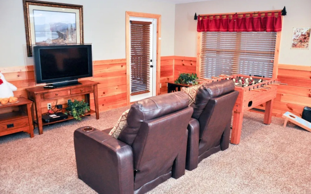 SUNSET POINTE - 5 Br Cabin