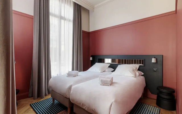 Frenchdoor Tours Corneille