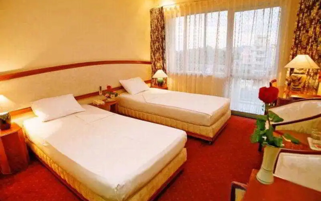 Que Huong Hotel