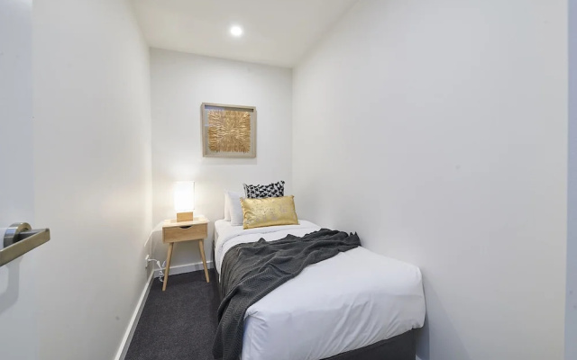 Mega Style Apartments The International