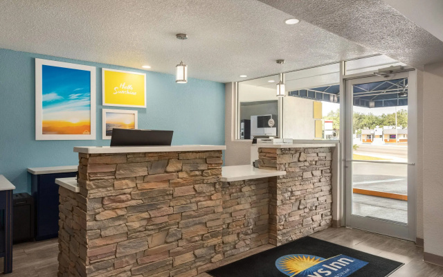Days Inn by Wyndham Apopka/Orlando