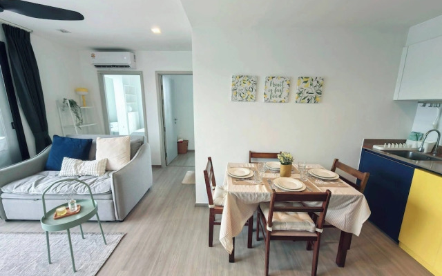 Friendly 2BR in Phuket Central With Pool & gym