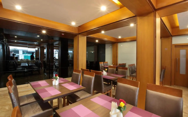 Hotel Park Residency Palayam