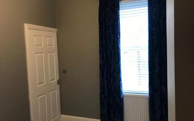 Cosy Vibes Central Cardiff House