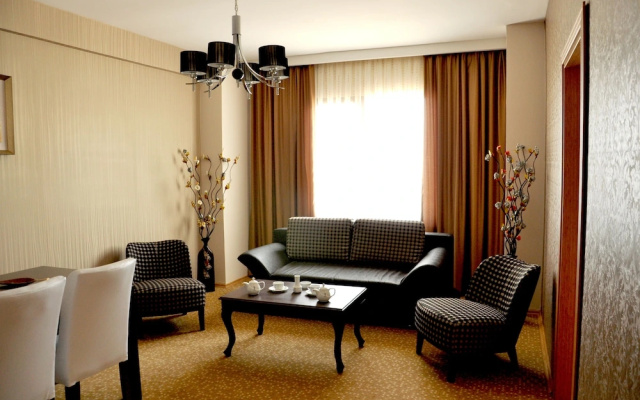 Amazon Aretias Hotel