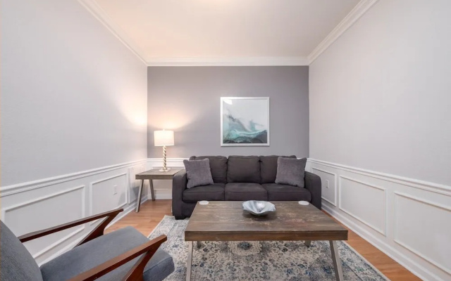 Casa Lucia Lakeview 3 Bedroom Condo by RedAwning