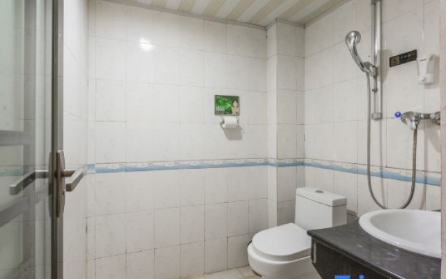 Xiangqun Hotel (Guangzhou Shiergong)