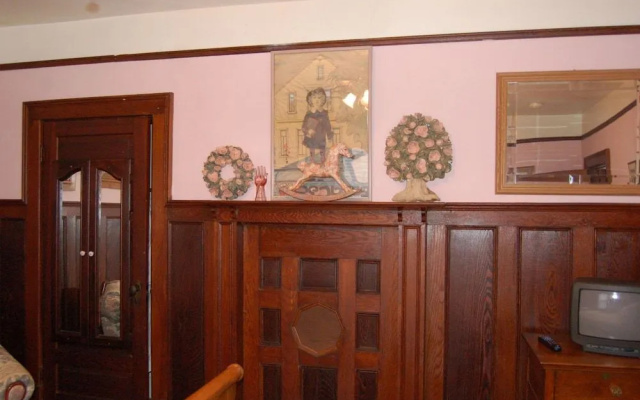 Mountain Laurel Inn