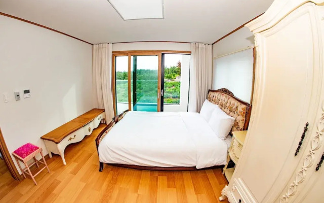 Jeju Bunker Hotel & Resort