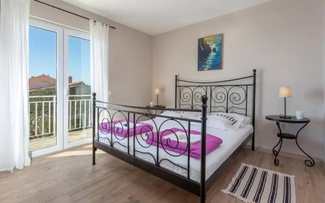 Peaceful Apartment With Beautiful View