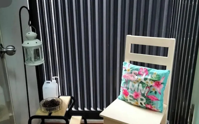 Charming Condo With Private Pool in Las Piñas, Philippines